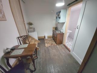 Downie - Historic Accommodation with En-suite and Mod Cons - 8