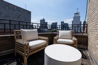 809 Midtown Apartments - 1
