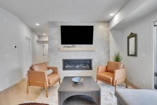 3 Bedroom with Heated Outdoor Pool and Hottub! - 2