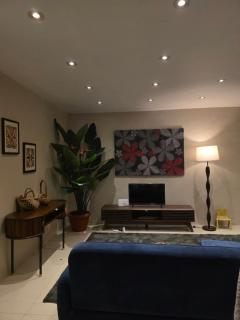 Lomani's Home - Airport Accommodation - 2