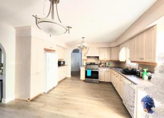 Cozy Home Close to Attractions in Niagara Falls - 4
