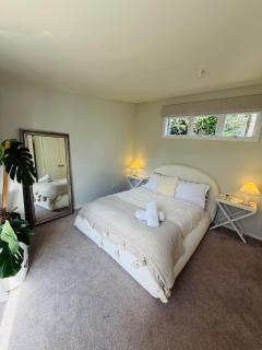 Central Auckland Cottage with infrared Sauna - 7