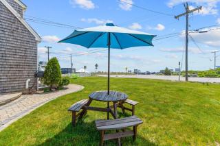Spacious FamilyOceanfront 6BR Across Craigville Beach - 6
