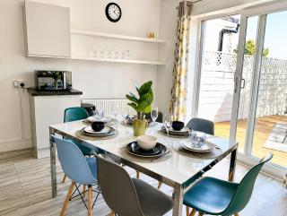 Stylish 3-Bed Executive Home - Free Parking & Fast WiFi - 7