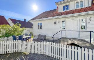 Gorgeous Home In Lindesnes With Wifi - 0