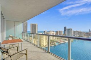 Canal View Condo Resort Near Beach Pool Gym 2405 - 0