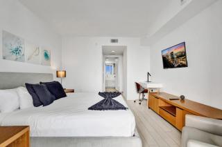 Canal View Condo Resort Near Beach Pool Gym 2405 - 2