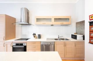 St Kilda Stay with Free Parking & Easy Living - 8