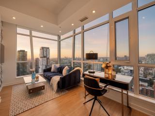 VOGUE Suites Toronto - 8