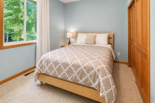 Slice of Heaven by NW Comfy Cabins - 9
