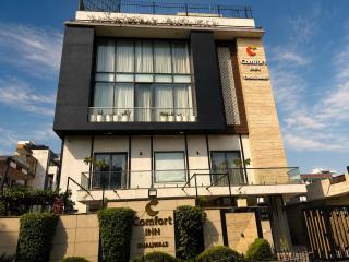 Comfort inn dhaliwals - 1