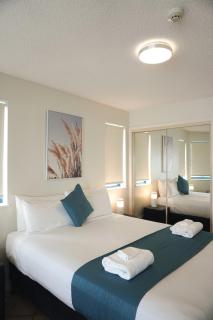 La Promenade Absolute Waterfront Apartments - 7