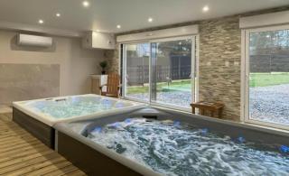 Logement Privé avec espace détente Spa de nage, Spa, Hammam, Sauna - 1