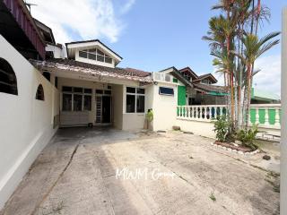 Taman Daya Cottage Family cozy house 15 min to Ikea Aeon - 2