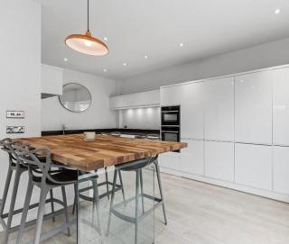 Modern Apartment in the Heart of Leeds - 8