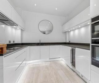 Modern Apartment in the Heart of Leeds - 6