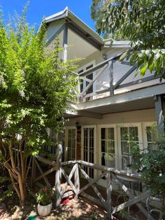 Tranquil Garden Cottage Retreat - Gooseberry Hill - 8