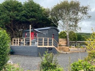 Ty'r Bugail - Shepherds Hut - 4