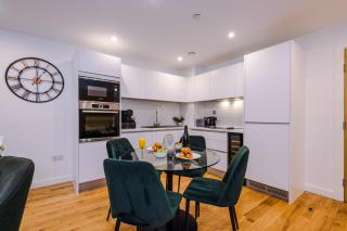 1 Bedroom Apartment in Birmingham hosted by Eason Stays with Easy City Access - 4