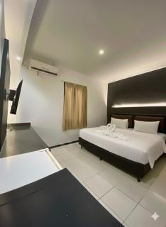 Grand Charis Hotel Tulungagung - 2