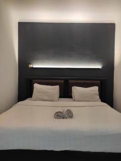 Grand Charis Hotel Tulungagung - 1