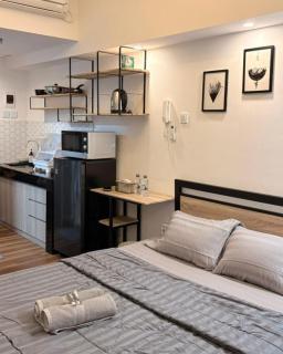 Industrial Apartment Tokyo Riverside PIK 2 by TYAFY Living - 6