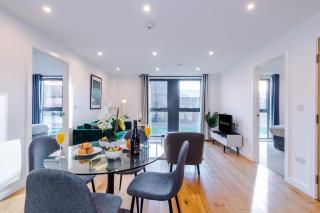 2 Bedroom Apartment in Birmingham Hosted by Eason Stays with Easy City Access - 9