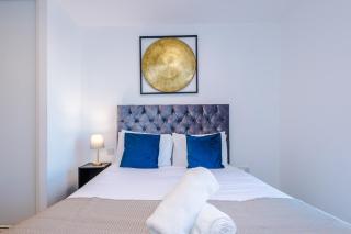 Two Bedroom Apartment in Birmingham Hosted by Eason Stays and close to City Centre - 9