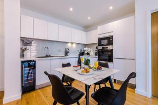 Two Bedroom Apartment in Birmingham Hosted by Eason Stays and close to City Centre - 5