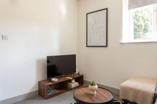 Modern 1 Bedroom Apartment Leeds - 3
