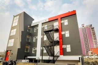 Hotel Golden World 10 Min Walk From Ghaziabad Railway Station - 8