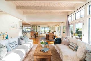 Summer Beach House - 2