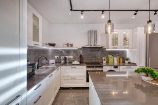 NEW! Stylish 2BR Apartment Minutes walk from Valletta by SF Homes - 5