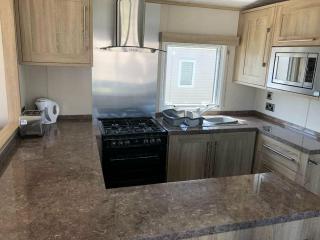 Hopton Holiday Village - Seaview Caravan - 7