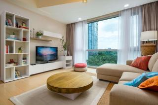 Modern Luxe Stay: 2BR City Escape - 5