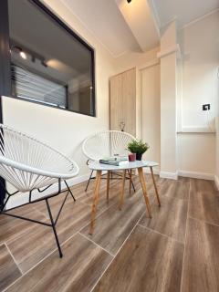 Top Centre Apartment 5 mins to beach - 5