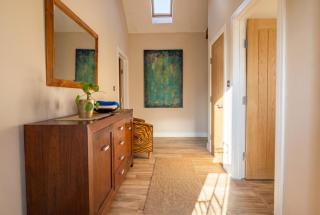 Lynwood Barn - Barn Conversion in Midsomer Norton, Parking - 7