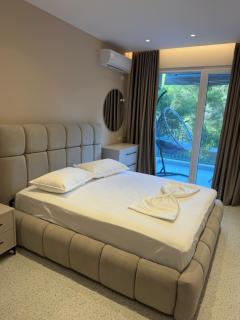 Sea Side Apartment 30m from Beach, Family Friendly - 3