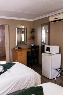 Big 5 Guest House Witbank - 4