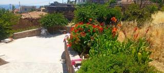 Volcanic Stone Cottage Sea View & Yard - 7