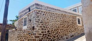 Volcanic Stone Cottage Sea View & Yard - 2