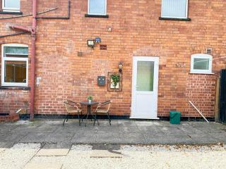 4BR Pridmore Residence, Garden & Free Parking - 1