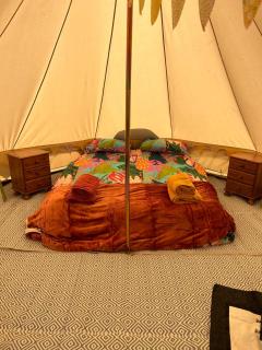 Daisys Meadow Retreat Sleeps 2 with Hot Tub - 0