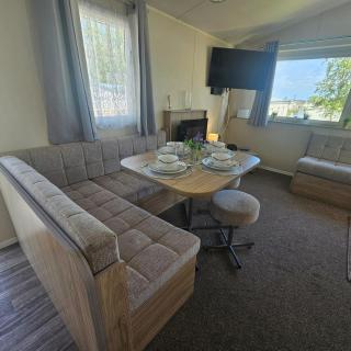 3BR Countryside Caravan up to 7 Guests - 5