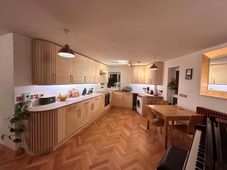 Peaceful 3BDR Flat with Patio&Parking in Peckham - 5