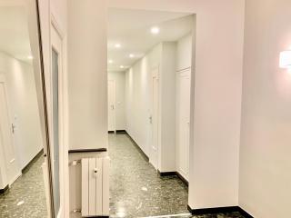 2 Bedrooms Balcony & Paid Private Parking - 3