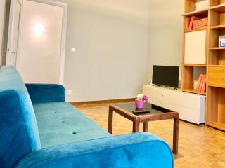 2 Bedrooms Balcony & Paid Private Parking - 4
