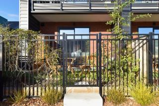 Cosy CBD Studio Apartment 3 - 6