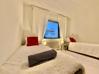Workers and Family Homes 4BR House, 7 Beds, Free Parking & Garage Near Volvo - Gotemburgo - 4