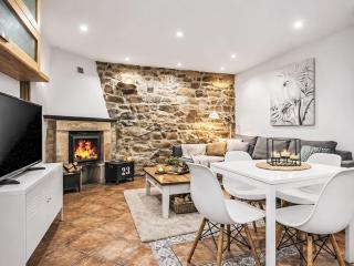 Apartment Jacuzzi- Kamin- Grill und spektakuläre Aussicht by Interhome - 4